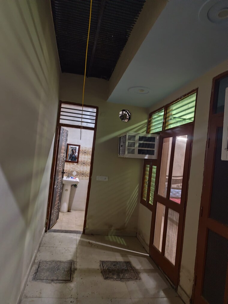 undefined, tulip-white 2 Bedroom 105 Sq.Yd. Builder Floor In Sector 69 Gurgaon 9546475