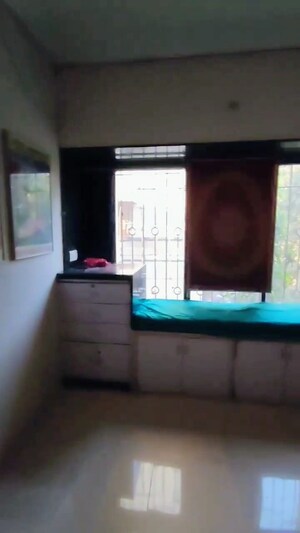 Furnished Amenities in 2 BHK Apartment at Lokhandwala Vinay Tower, Kandivali East – for Sale