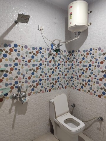 Bathroom in 3 BHK Builder Floor at Tulip Leaf, Sector 69 – for Rent