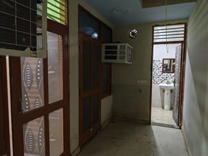 Parking in 3 BHK Builder Floor at Tulip Leaf, Sector 69 – for Rent