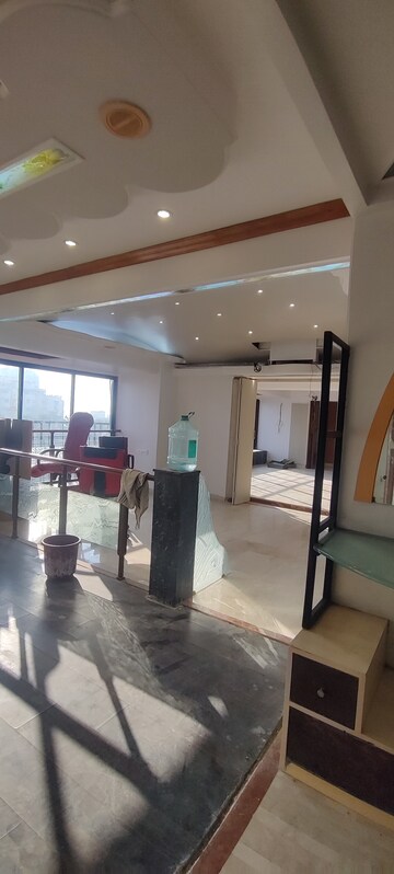 Living Room in 6 BHK Apartment at Orchid Tower, Worli – for Rent