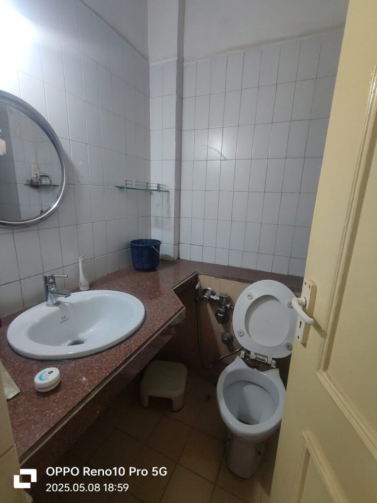 Bathroom, hiranandani-garden-eden-4 3 Bedroom 1292 Sq.Ft. Apartment In Powai Mumbai 9546574