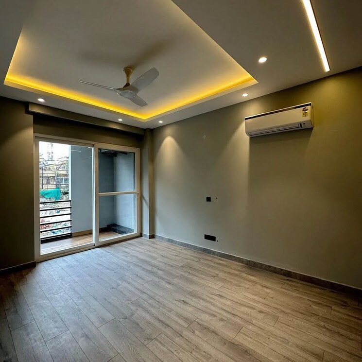 Room, mahindra-aura 3 Bedroom 250 Sq.Yd. Builder Floor In Sector 110a Gurgaon 9546625