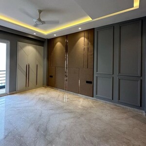 Room in 3 BHK Builder Floor at Mahindra Aura, Sector 110a – for Sale