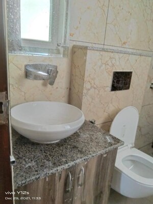 Bathroom in 3 BHK Apartment at Sushant Lok 3, Sector 57 – for Rent