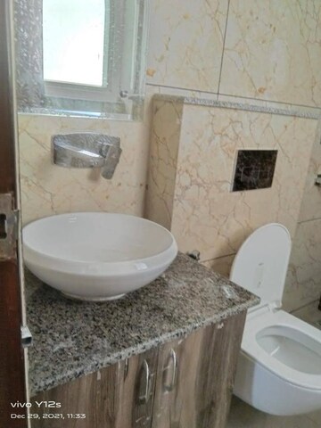 Bathroom in 3 BHK Apartment at Sushant Lok 3, Sector 57 – for Rent