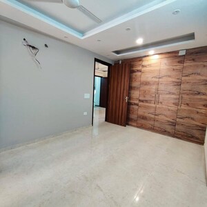 Room in 3 BHK Apartment at Sushant Lok 3, Sector 57 – for Rent