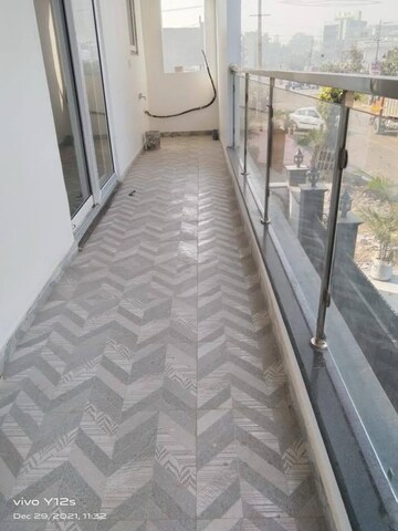 Balcony in 3 BHK Apartment at Sushant Lok 3, Sector 57 – for Rent