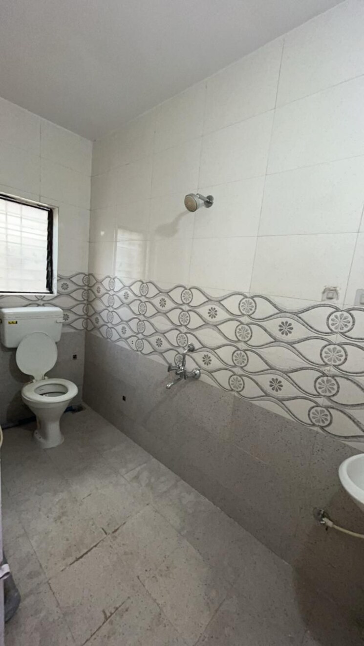 Bathroom, kondhwa 2 Bedroom 950 Sq.Ft. Apartment In Kondhwa Pune 9546608