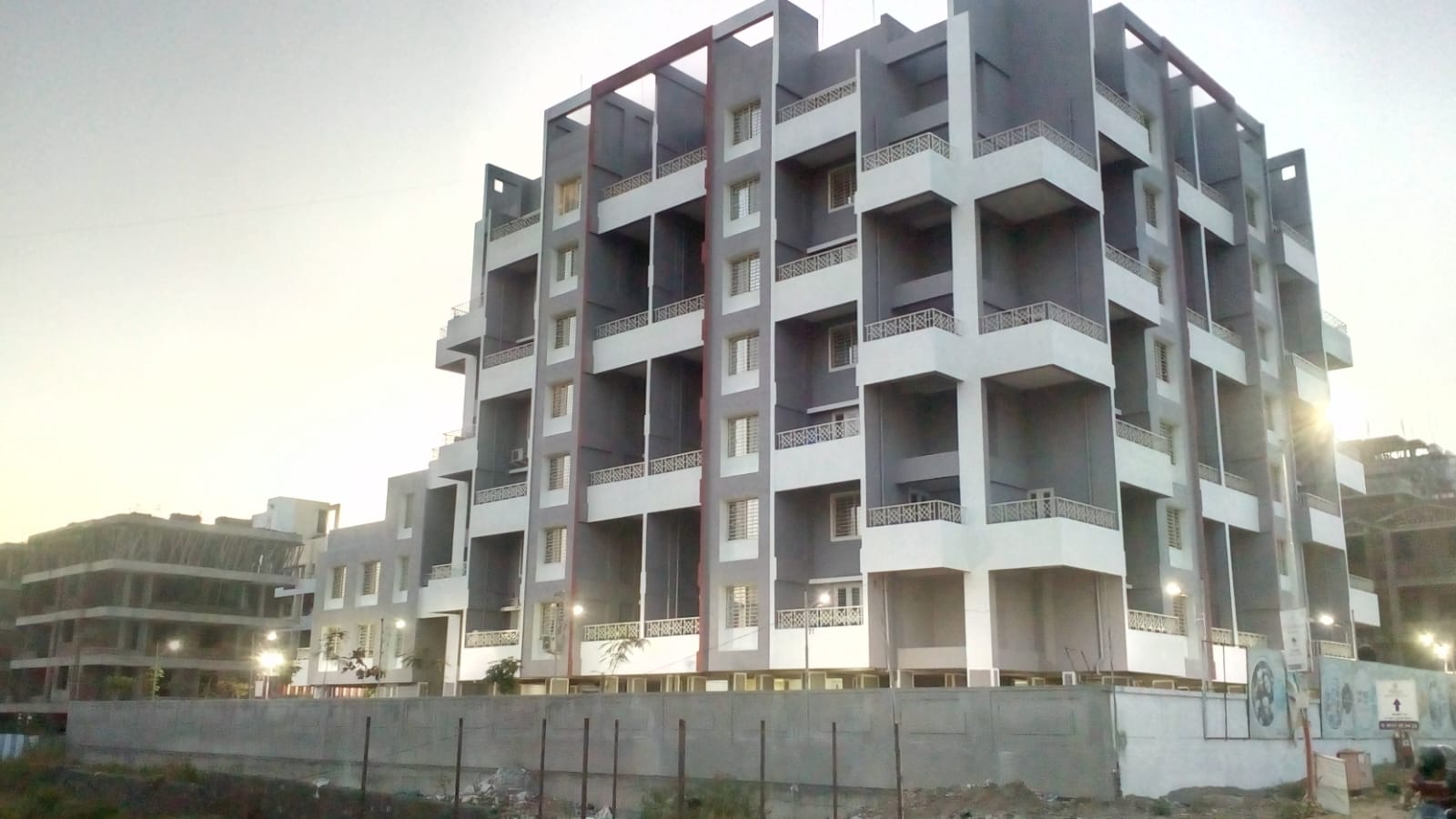 2 BHK 950 Sq.Ft. Apartment in Sai Dishti CHS