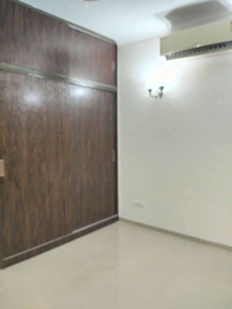 Room, emaar-mgf-emerald-hills 3 Bedroom 1550 Sq.Ft. Apartment In Sector 65 Gurgaon 9546703