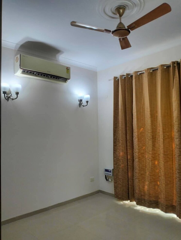 Room, emaar-mgf-emerald-hills 3 Bedroom 1550 Sq.Ft. Apartment In Sector 65 Gurgaon 9546703