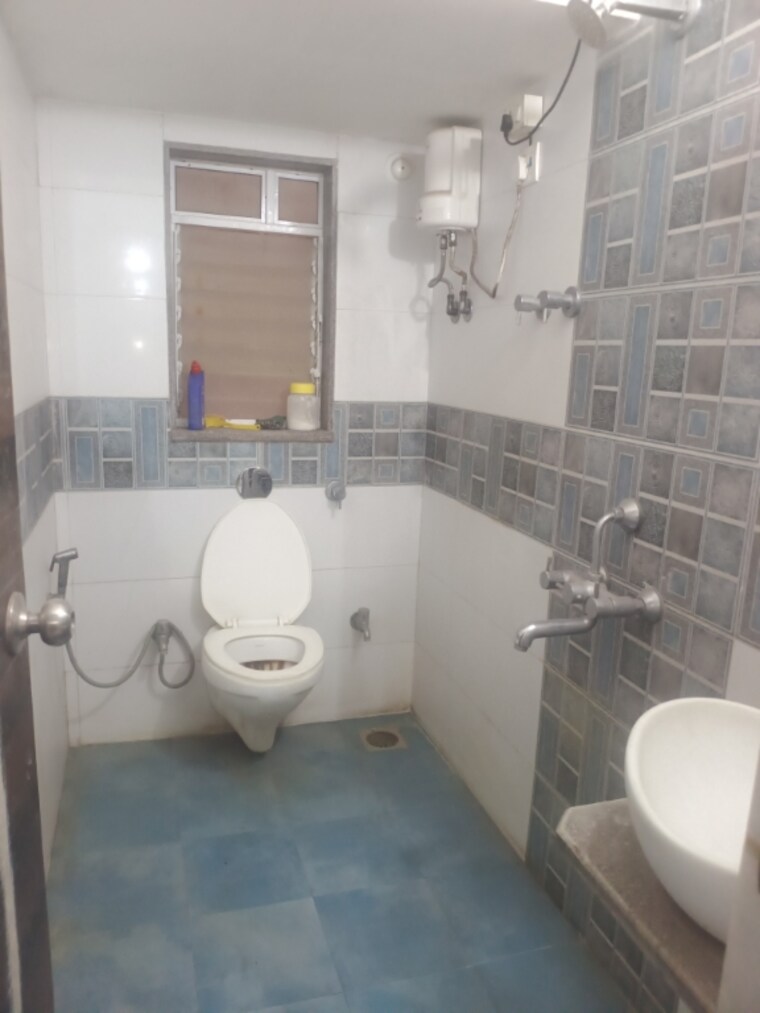 Bathroom, mira nagar 3 Bedroom 969 Sq.Ft. Apartment In Mira Nagar Mumbai 9546733