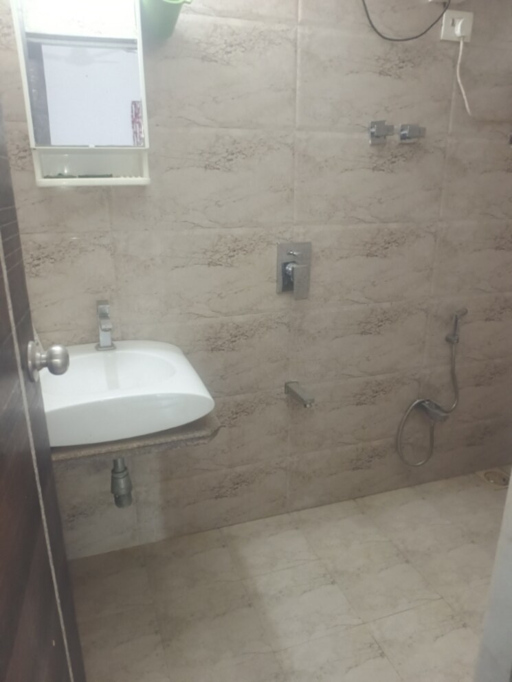Bathroom, mira nagar 3 Bedroom 969 Sq.Ft. Apartment In Mira Nagar Mumbai 9546733