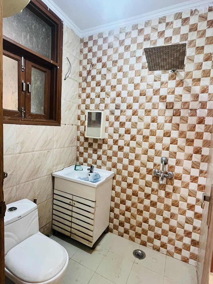 Bathroom, saket 1 Bedroom 450 Sq.Ft. Builder Floor In Saket Delhi 9546798