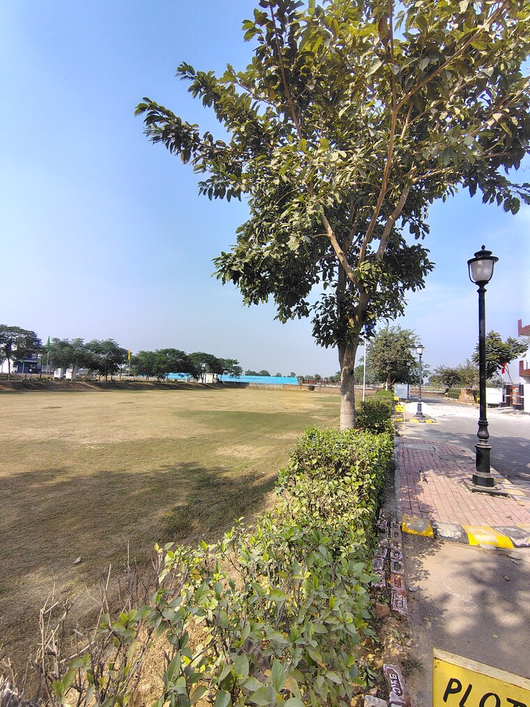 Garden, sector 97  936 Sq.Ft. Plot In Sector 97 Faridabad 9383505