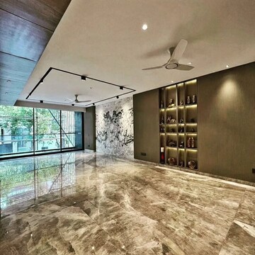 Room in 6+ BHK Builder Floor at SR Homes Gurgaon, Sector 41 – for Sale