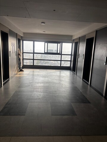 Room in  Office Space at Naranpura – for Rent