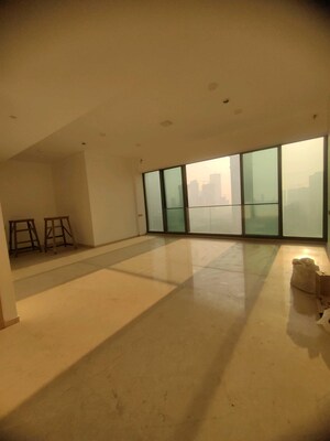 Room in 4 BHK Apartment at Rustomjee Crown, Prabhadevi – for Rent