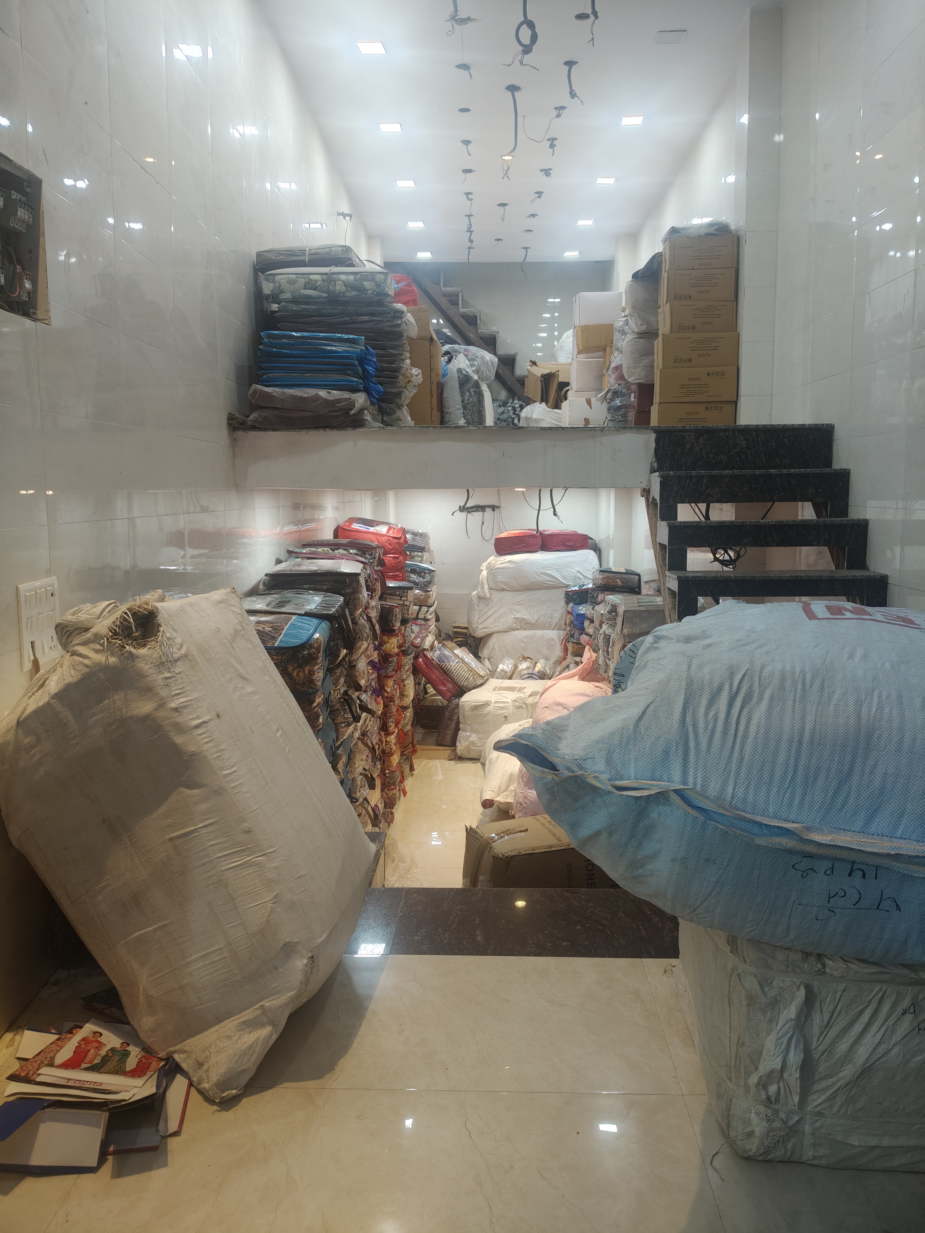 Showroom For Rent in Bhogal