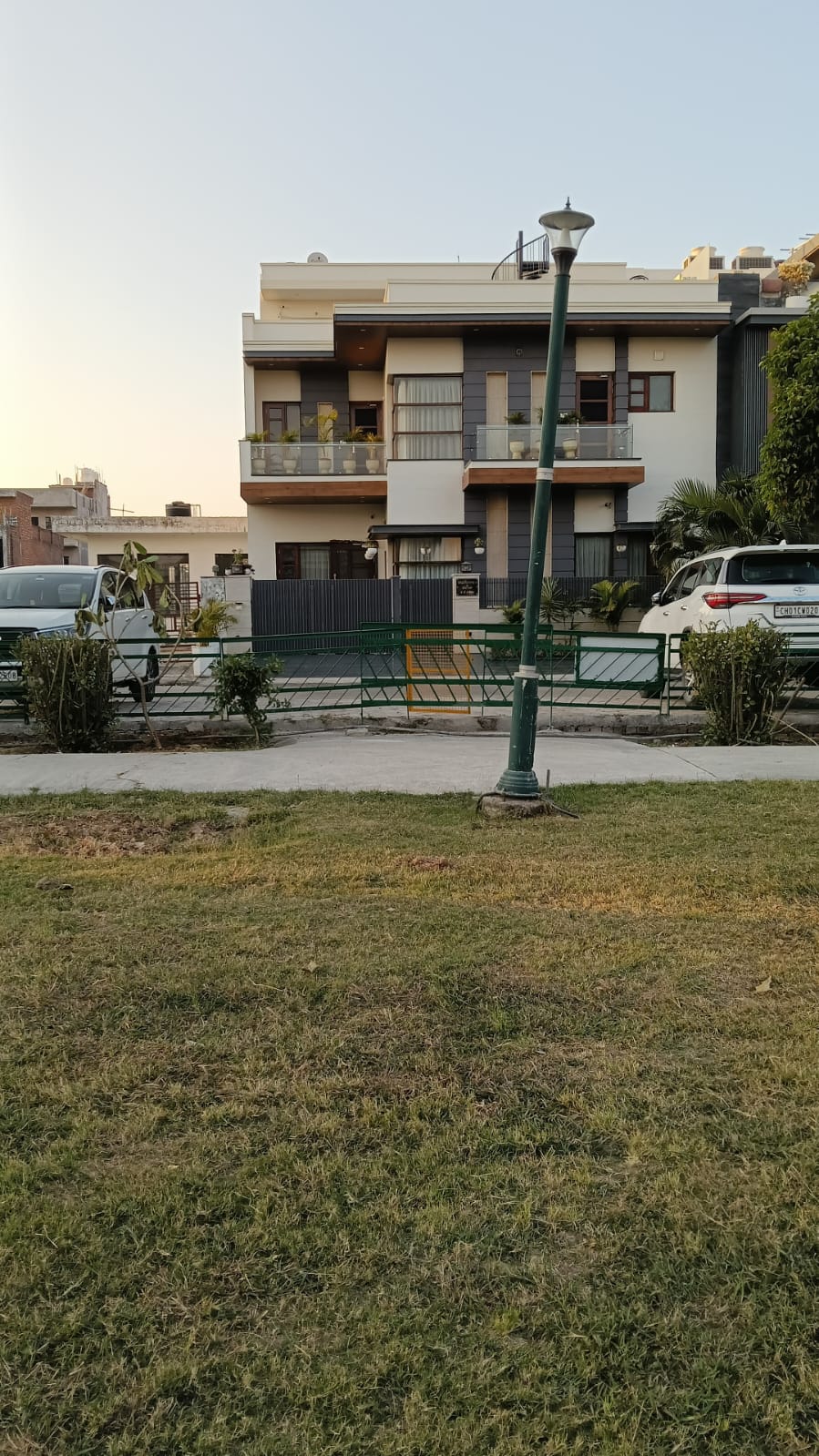 2 BHK Builder Floor For Rent in Aerocity