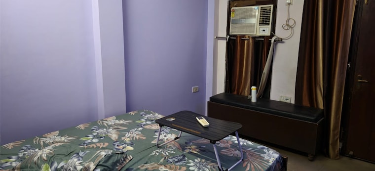 Living Room, dlf city phase 3 1 Bedroom 800 Sq.Ft. Builder Floor In Dlf City Phase 3 Gurgaon 9547083