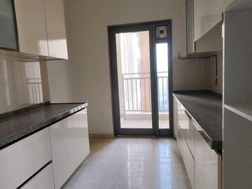 Room in 3 BHK Apartment at Piramal Mahalaxmi, Mahalaxmi – for Rent