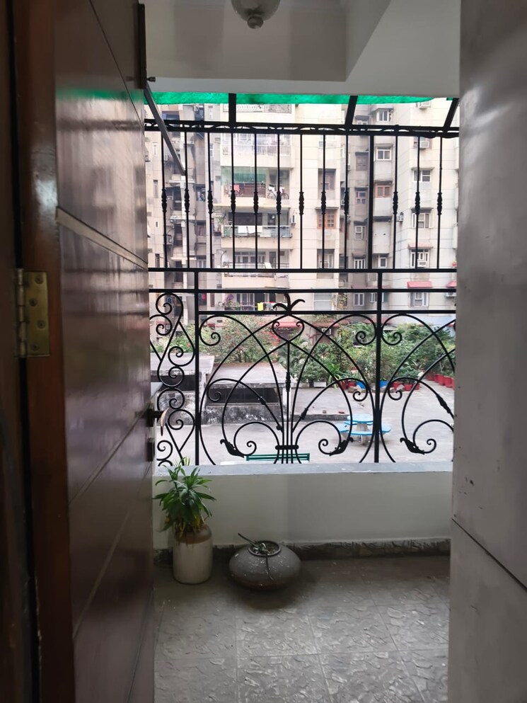 Balcony, new ashok nagar 3 Bedroom 1500 Sq.Ft. Apartment In New Ashok Nagar Delhi 9547002