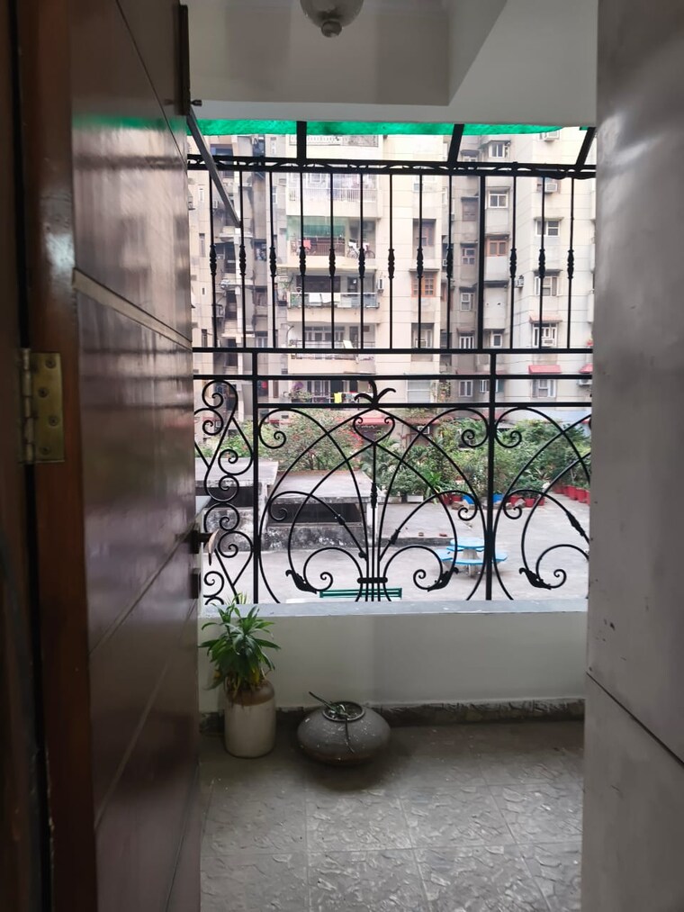 Balcony, new ashok nagar 3 Bedroom 1500 Sq.Ft. Apartment In New Ashok Nagar Delhi 9547002