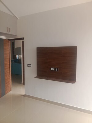 Furnished Amenities in 3 BHK Builder Floor at Vivek Vihar – for Sale