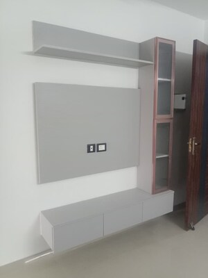 Room in 3 BHK Builder Floor at Vivek Vihar – for Sale