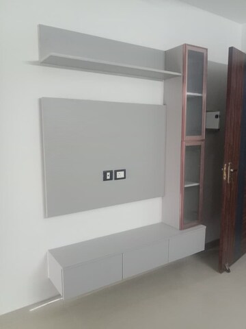 Room in 3 BHK Builder Floor at Vivek Vihar – for Sale