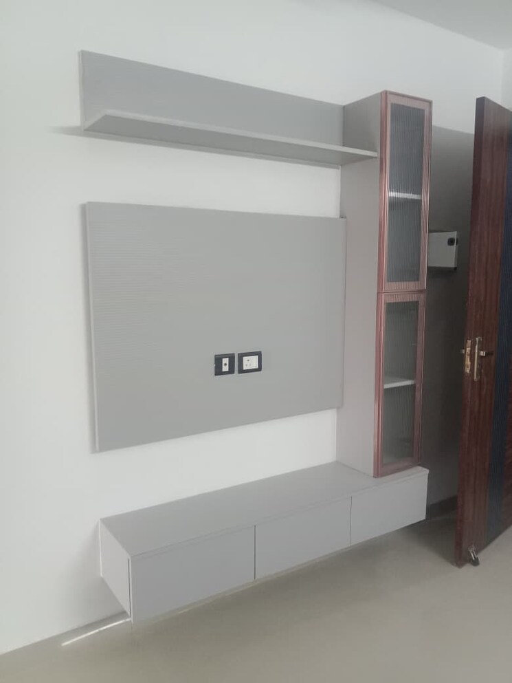 Room, vivek vihar 3 Bedroom 125 Sq.Yd. Builder Floor In Vivek Vihar Delhi 9546970