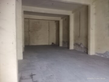 Room in  Warehouse at Sayajipura – for Sale