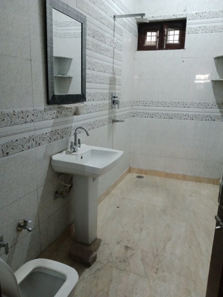 Bathroom, sector 13 2 Bedroom 1452 Sq.Ft. Builder Floor In Sector 13 Panipat 9546997