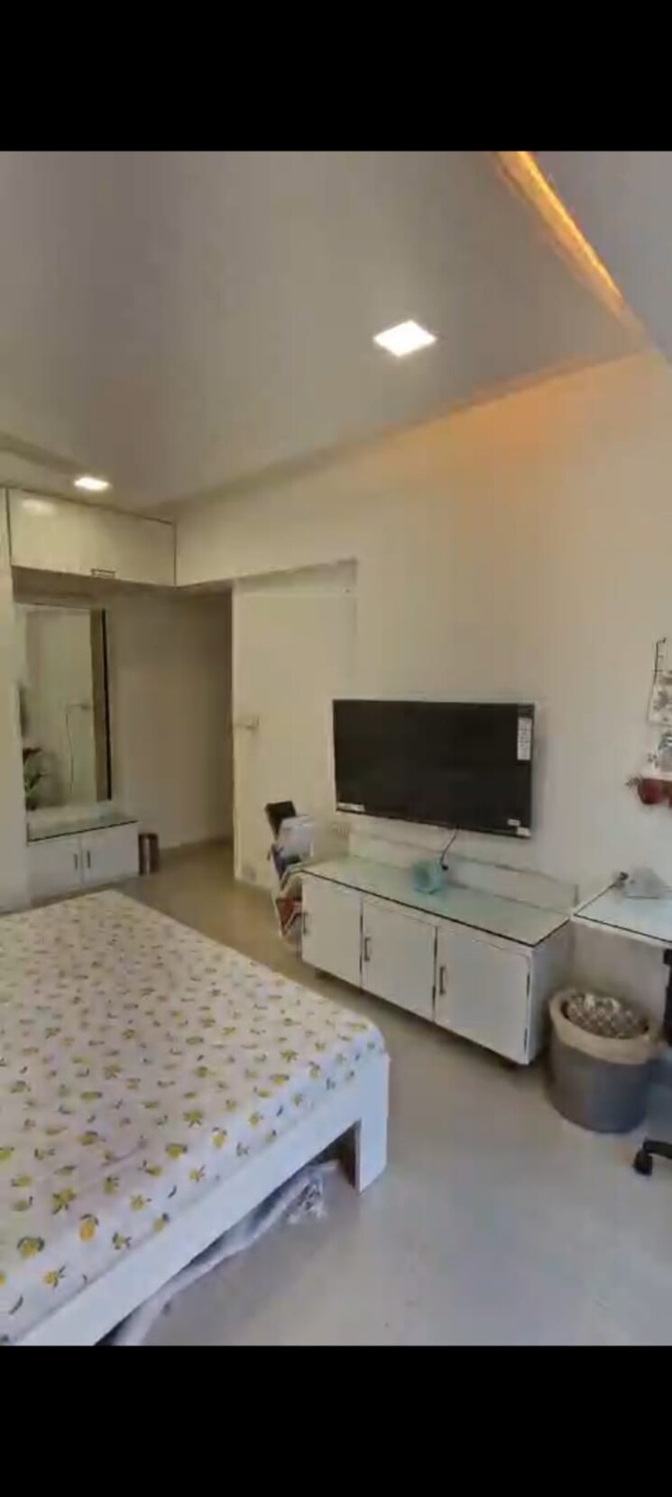 Master Bedroom, goregaon-west-view-chs 3 Bedroom 1400 Sq.Ft. Apartment In Goregaon West Mumbai 9547040