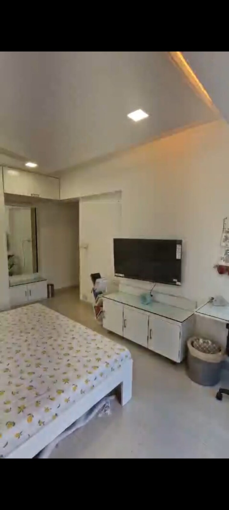 Master Bedroom, goregaon-west-view-chs 3 Bedroom 1400 Sq.Ft. Apartment In Goregaon West Mumbai 9547040