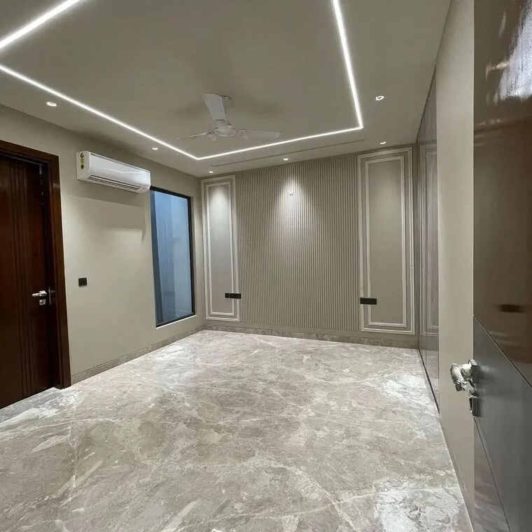 Room, vijay-park-gurgaon 4 Bedroom 300 Sq.Yd. Builder Floor In Sector 8 Gurgaon 9547045