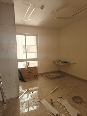 Room in 3 BHK Apartment at Aurobindo Kohinoor, Serilingampally – for Rent