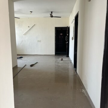 Room in 3 BHK Apartment at Unitech Uniworld Gardens 2, Malibu Town – for Rent