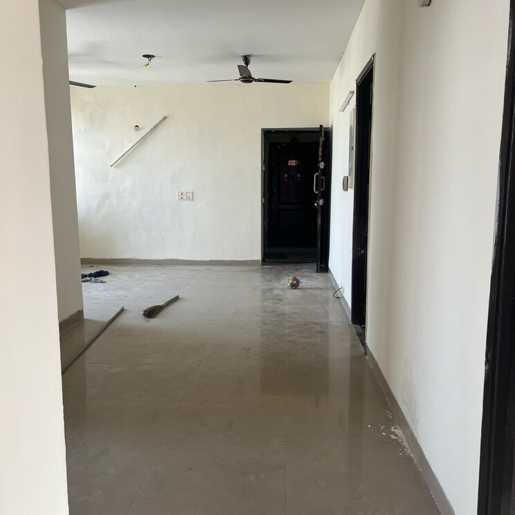 Room, unitech-uniworld-gardens-2 3 Bedroom 1355 Sq.Ft. Apartment In Malibu Town Gurgaon 9547098