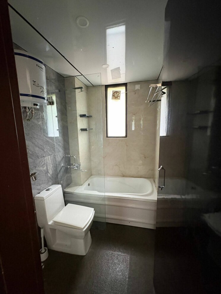 Bathroom, paryavaran complex 2 Bedroom 1050 Sq.Ft. Apartment In Paryavaran Complex Delhi 9547102