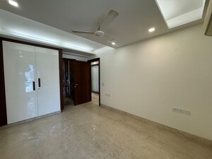 Room in 3 BHK Apartment at Amrapali Leisure Park, Amrapali Leisure Valley – for Sale