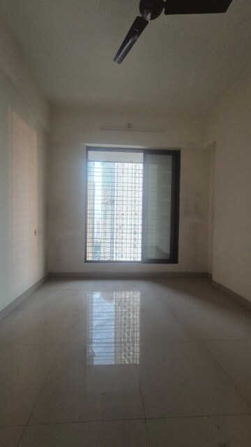 Room in 2 BHK Apartment at Bhatia Esspee Towers, Borivali East – for Rent