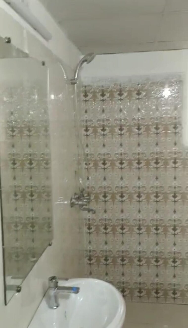 Bathroom, gaur-city-2-14th-avenue 3 Bedroom 1300 Sq.Ft. Apartment In Sector 16c Greater Noida Greater Noida 9547125