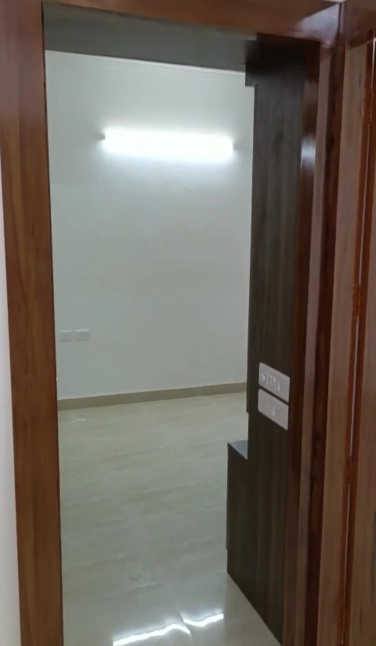 Room, gaur-city-2-14th-avenue 3 Bedroom 1300 Sq.Ft. Apartment In Sector 16c Greater Noida Greater Noida 9547125