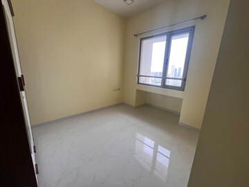 Room in 3 BHK Apartment at Lodha Primero, Mahalaxmi – for Rent