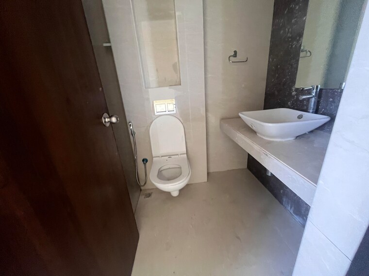 Bathroom, lodha-primero 3 Bedroom 1818 Sq.Ft. Apartment In Mahalaxmi Mumbai 9547129