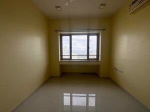Room in 3 BHK Apartment at Lodha Primero, Mahalaxmi – for Rent