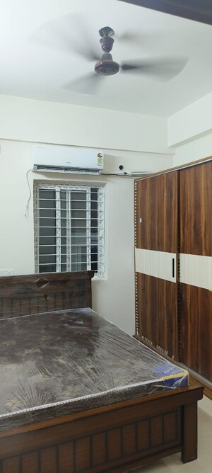 Room in 1 BHK Apartment at Kondapur – for Rent